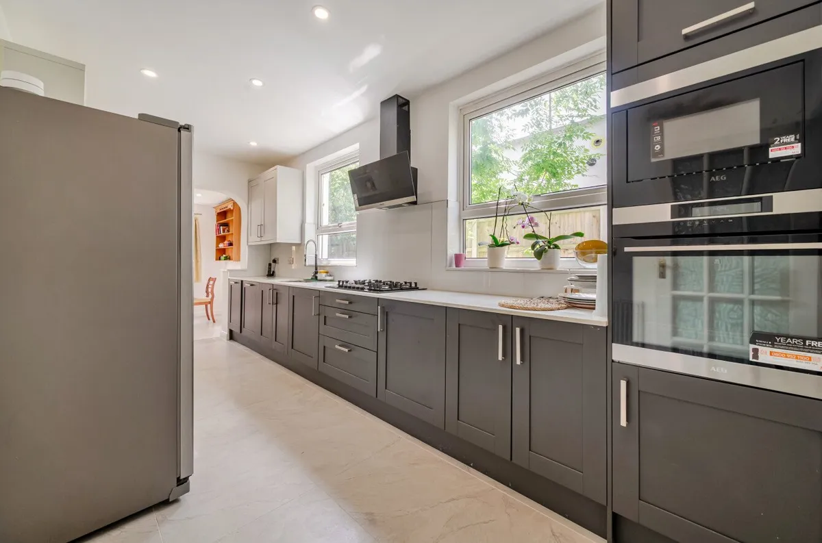 Kitchen with integrated appliances, detached house Orpington