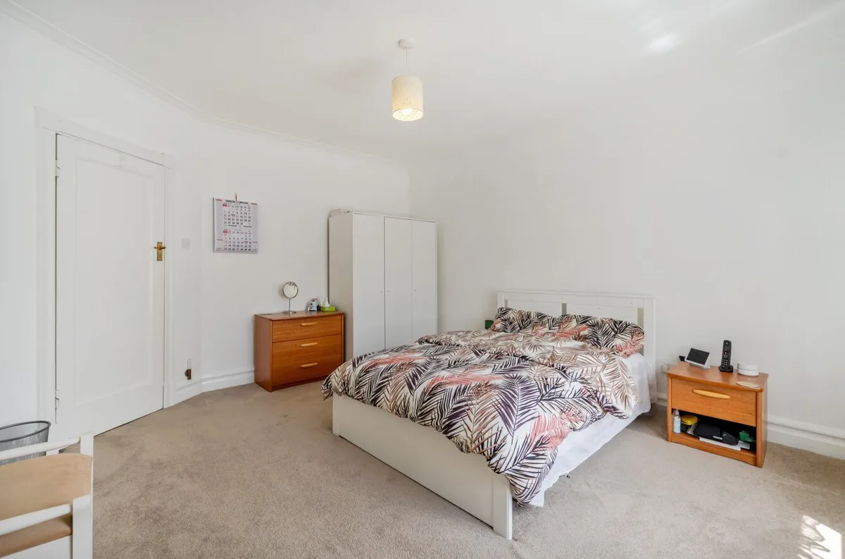 Double bedroom, 4 bed detached house Crofton Road Orpington