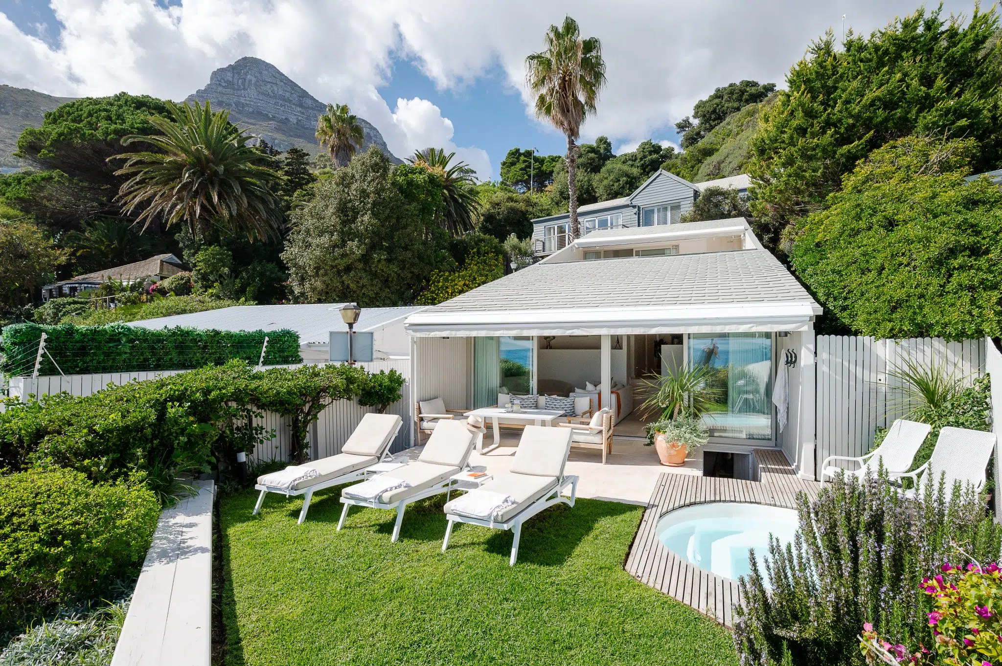 BUNGALOW 22